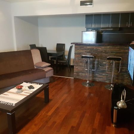 Bujic Apartment Petrovac Bagian luar foto
