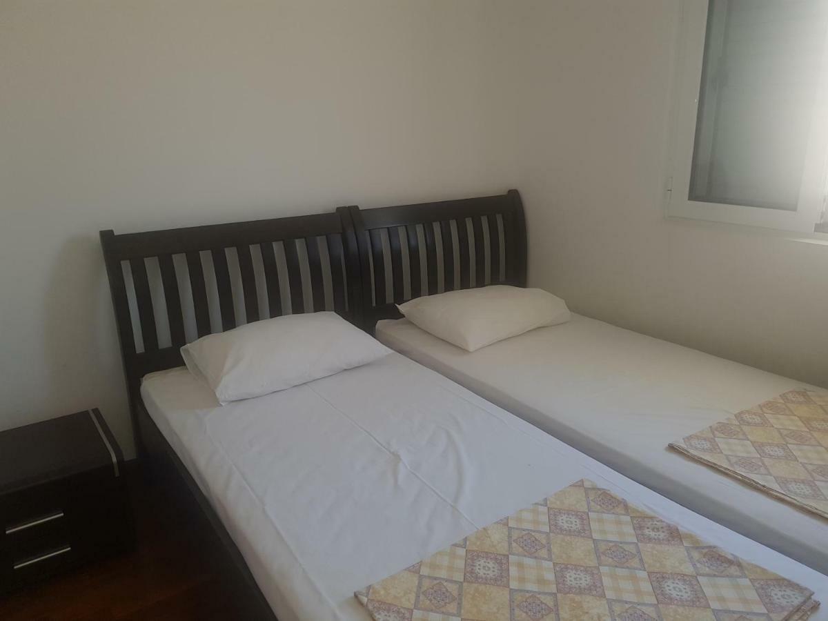Bujic Apartment Petrovac Bagian luar foto